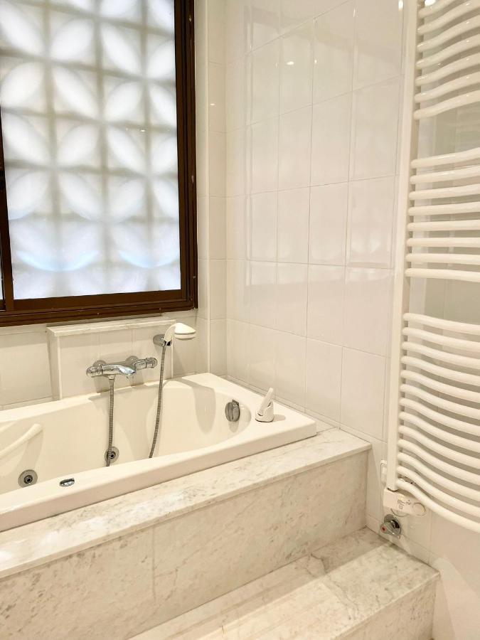 Luxury Family In Apartamento