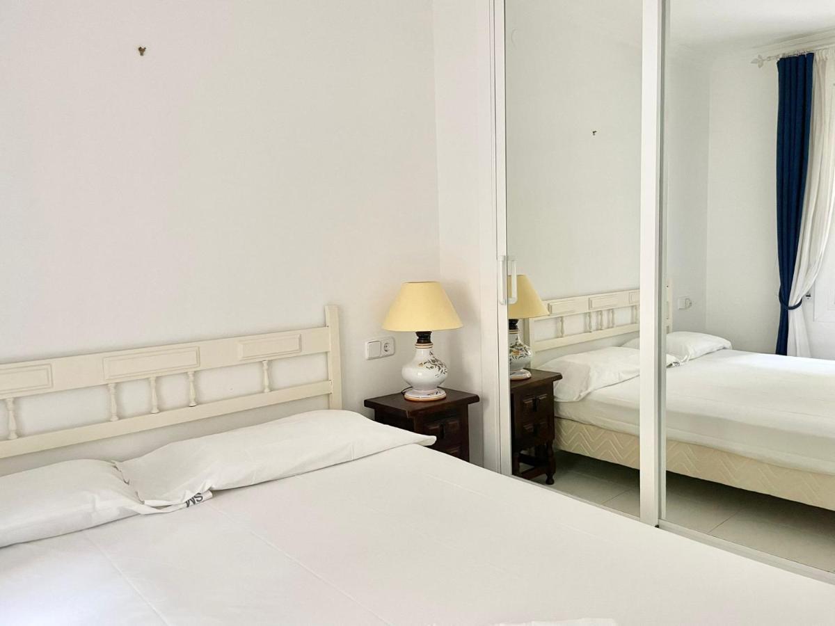 Luxury Family In Apartamento
